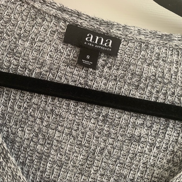 Fall A.n.a. High Low Sweater Size Small - Picture 3 of 3